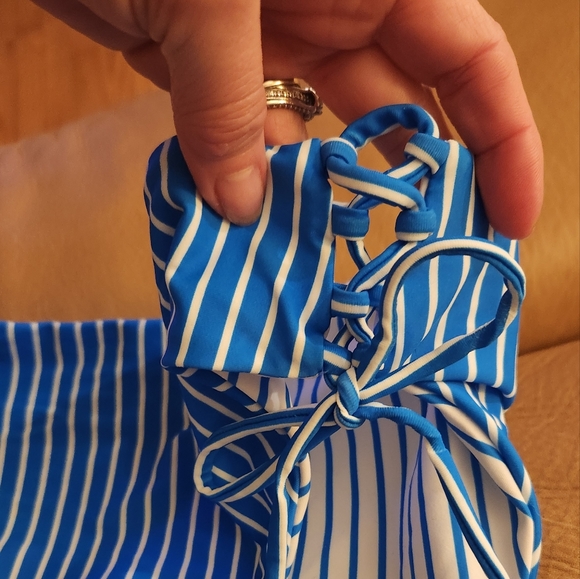 CUPSHE NWT women's bikini BOTTOM blue/white stripes reversible to white w/ blue - Picture 2 of 6
